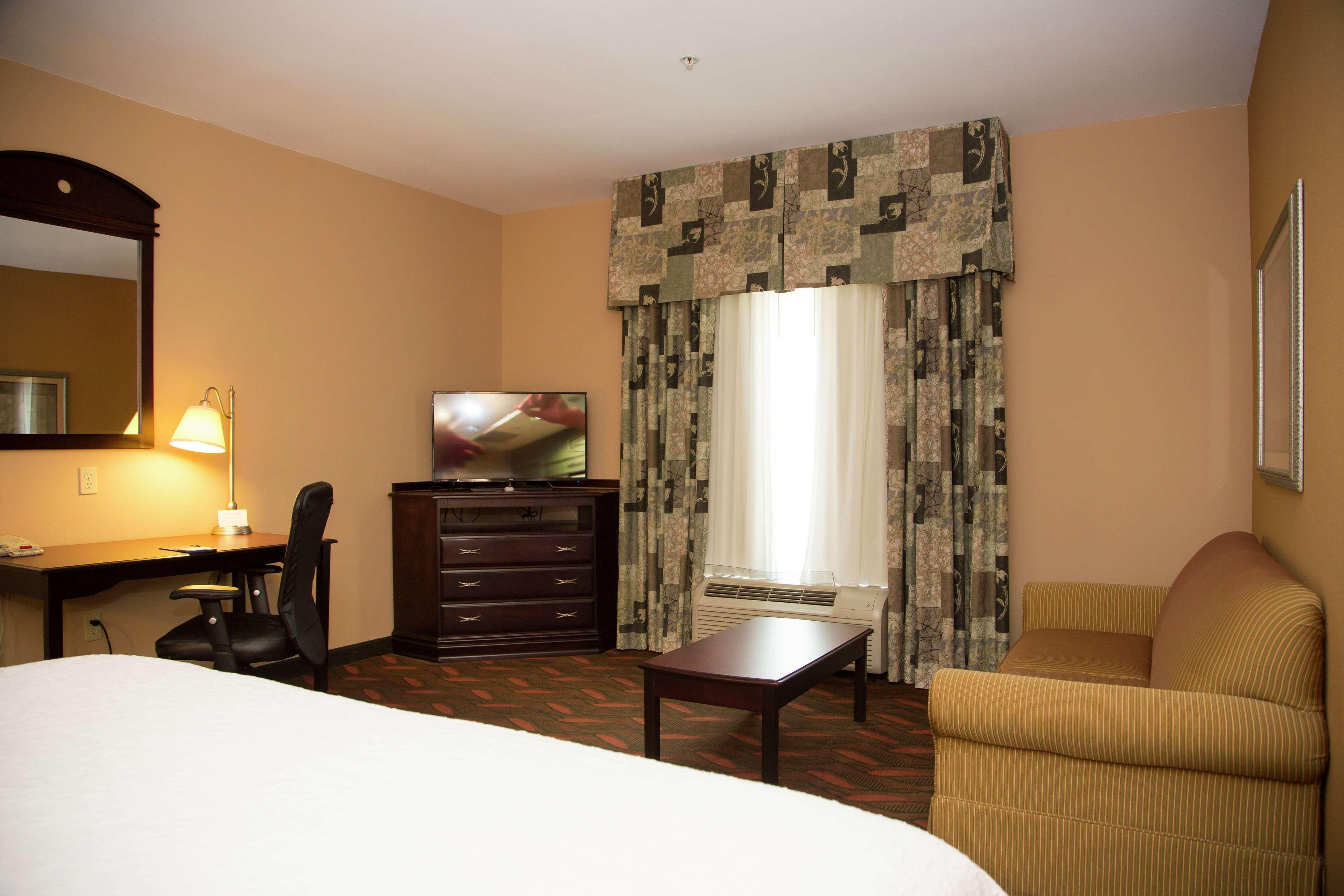 Hampton & Houston Hotel 3*