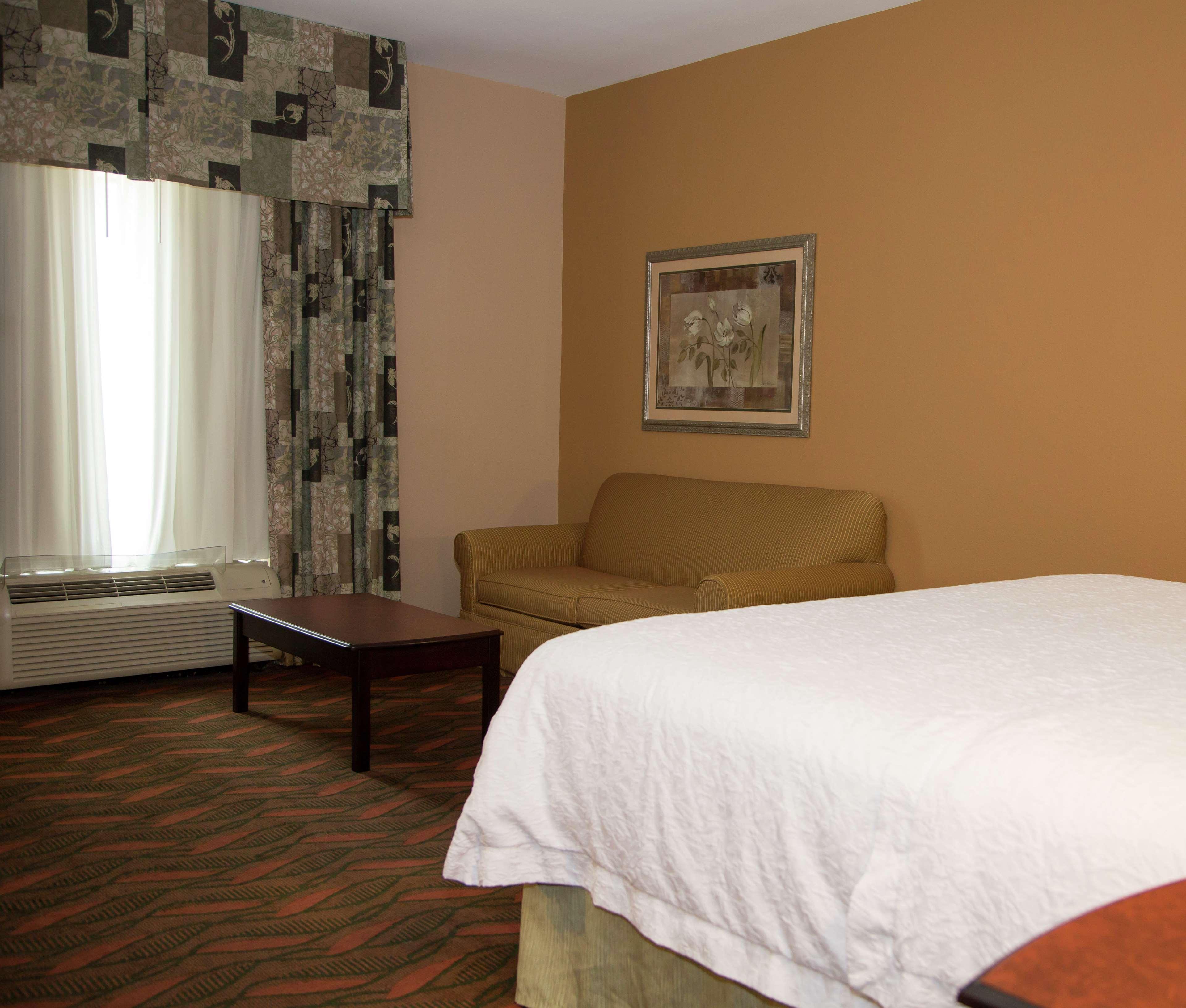 Hampton & Houston Hotel 3*