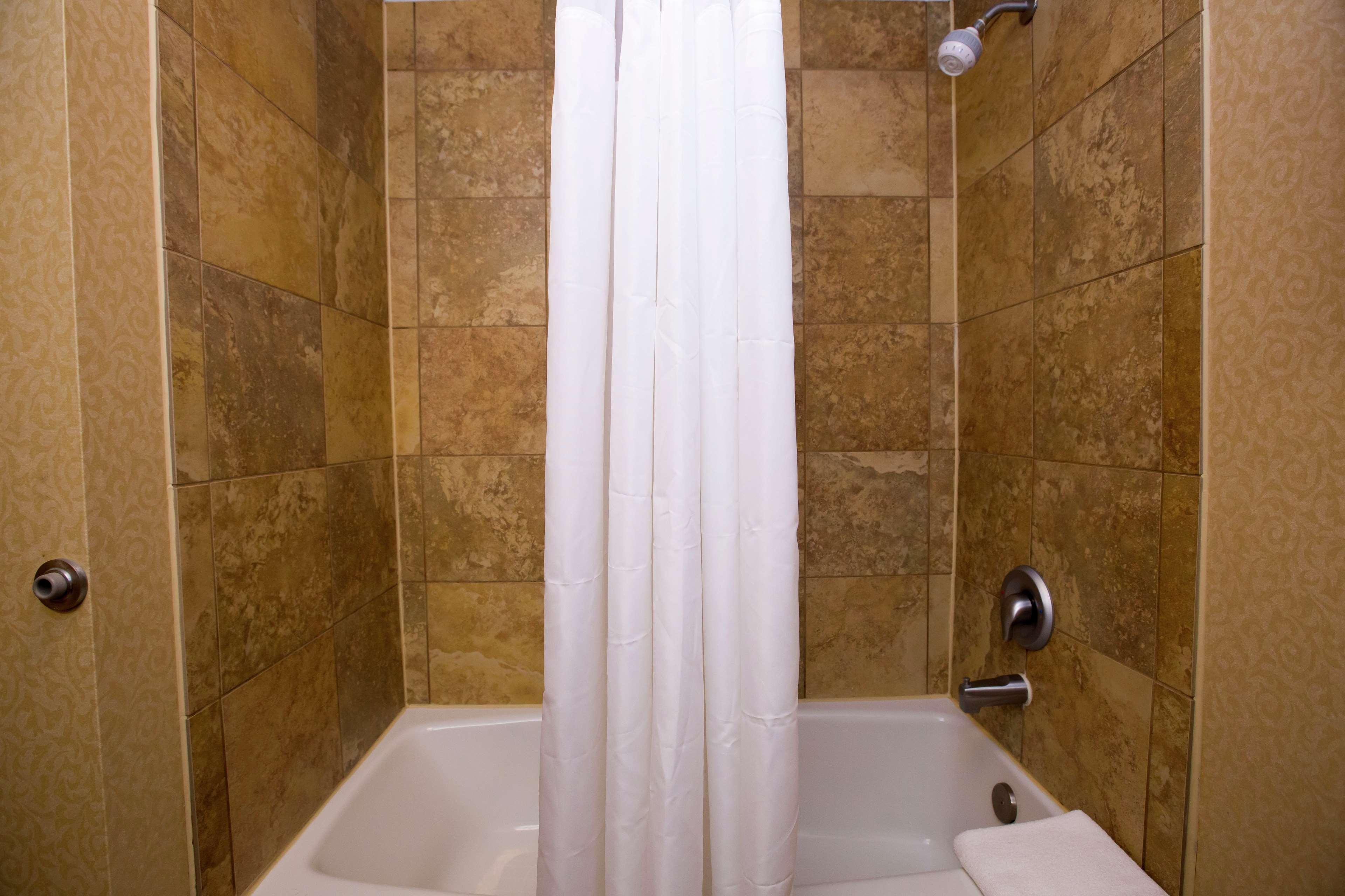 Hampton & Houston Hotel