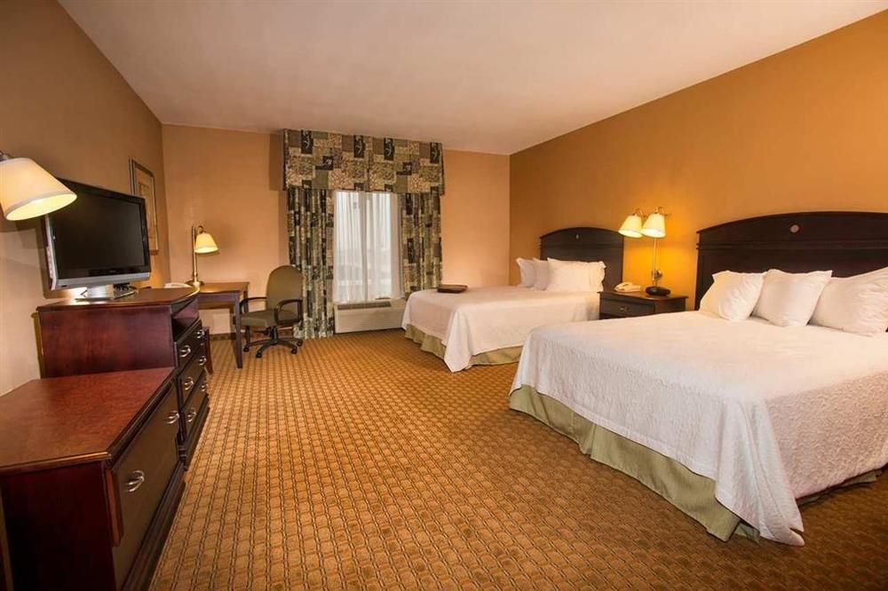 Hampton & Houston Hotel