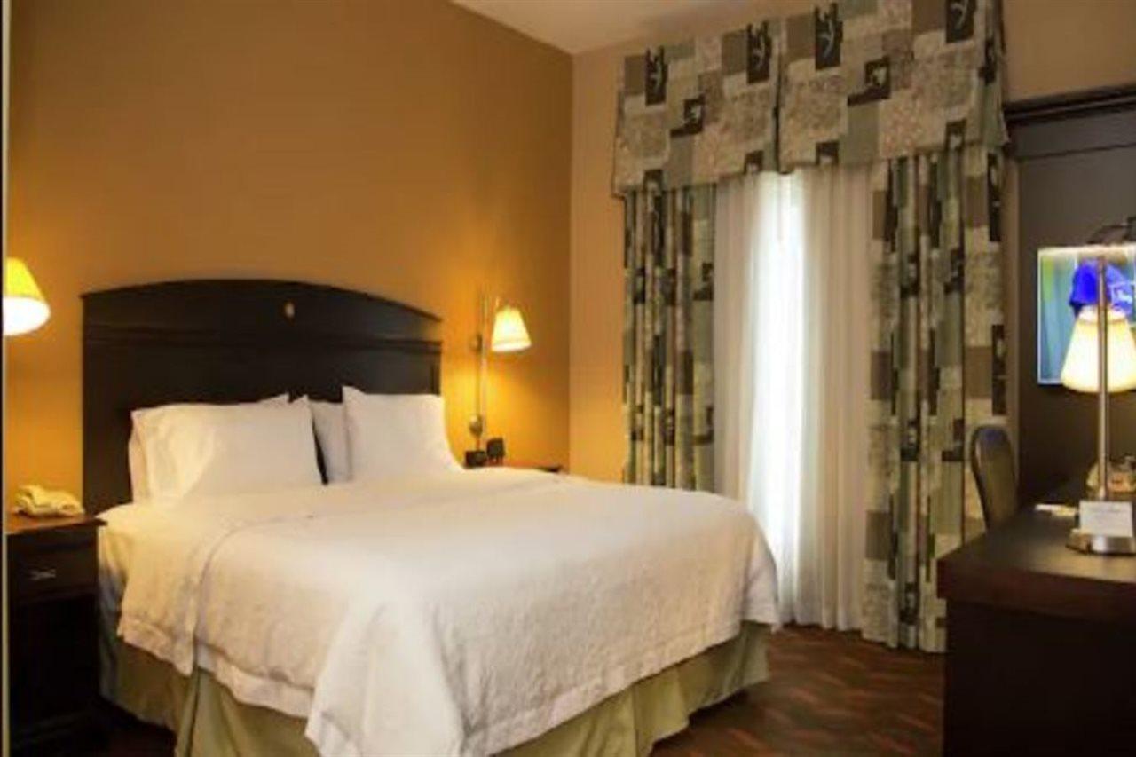 Hotel Hampton & Houston 3*